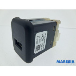 Opel - Adam - AUX / USB connection