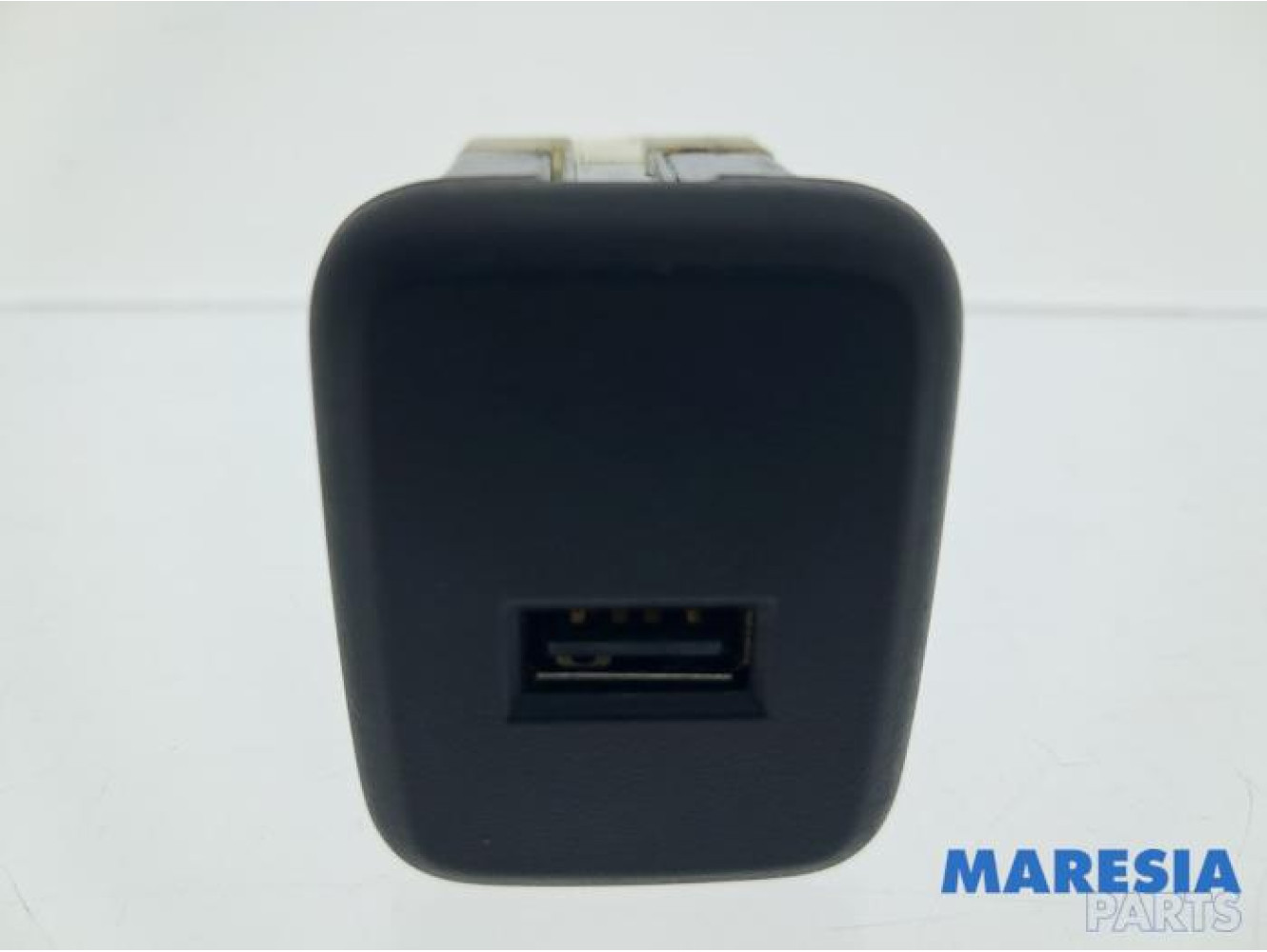 Opel - Adam - AUX / USB connection
