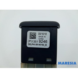 Opel - Adam - AUX / USB connection