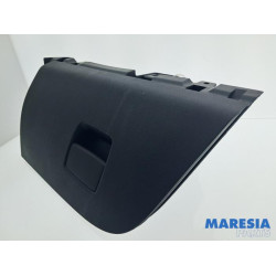Opel - Adam - Glovebox
