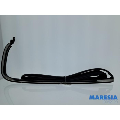 Peugeot - 308 - Cadre portière