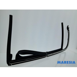 Peugeot - 308 - Cadre portière