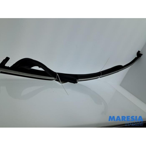 Peugeot - 308 - Cadre portière