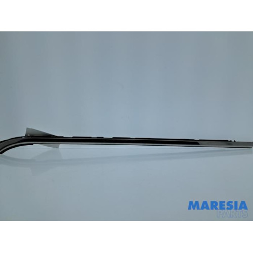 Peugeot - 308 - Cadre portière