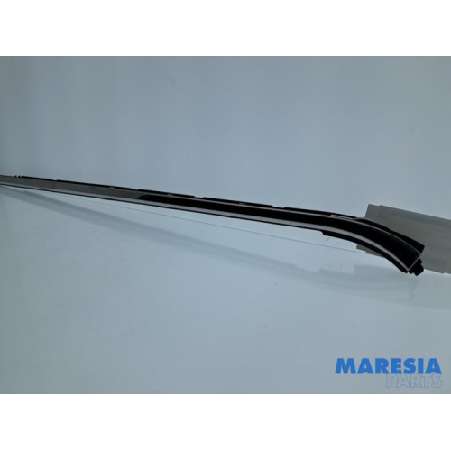 Peugeot - 308 - Cadre portière