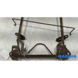 Renault - Trafic - Aufhängemechanik Reserverad