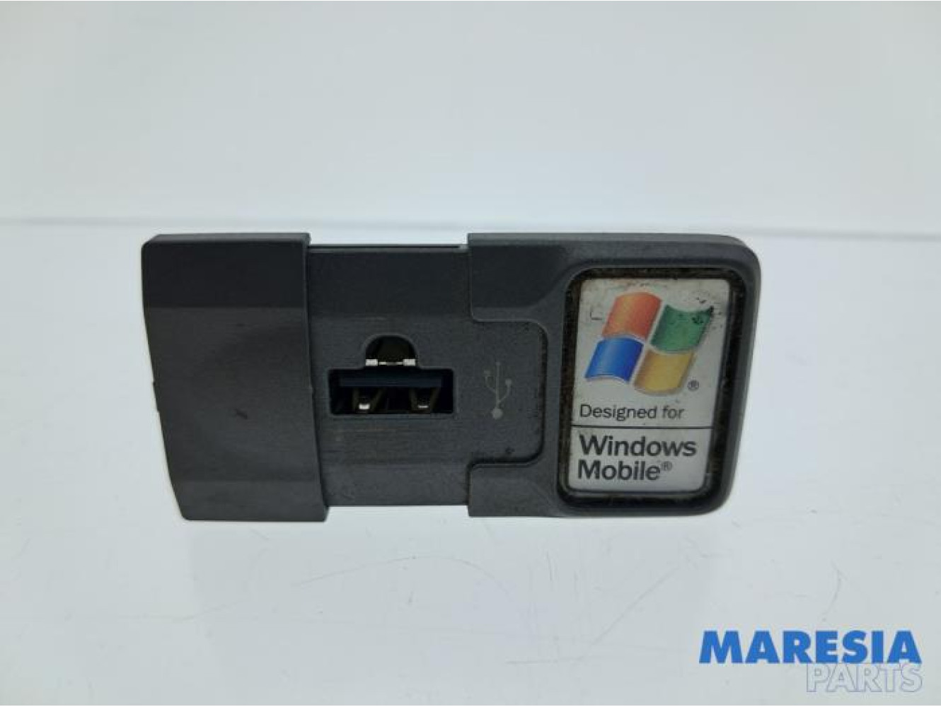 Fiat - 500 - AUX / USB connection