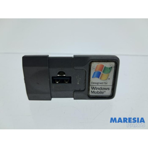 Fiat - 500 - AUX / USB connection