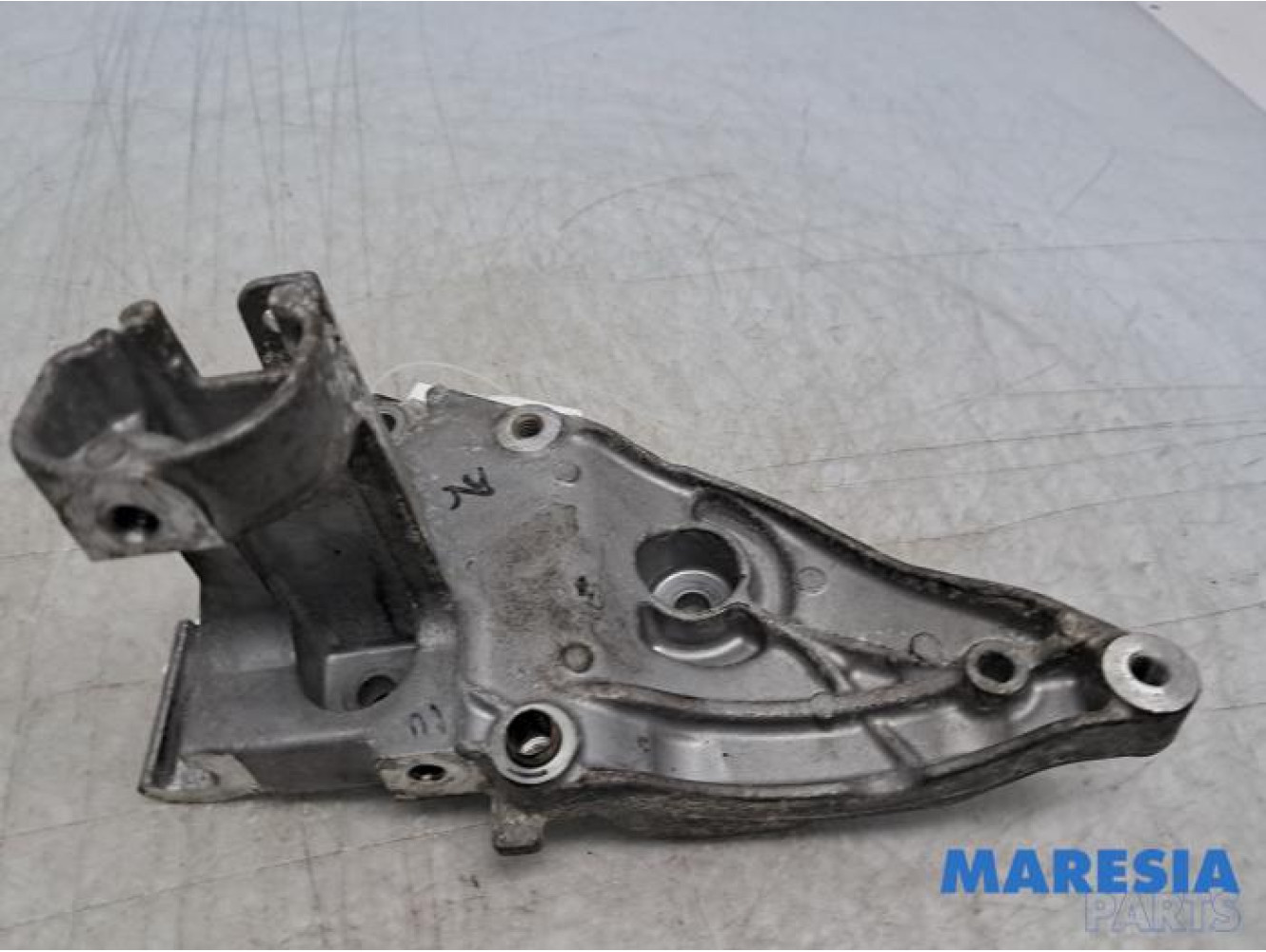 Citroen - Jumpy - Support (miscellaneous)