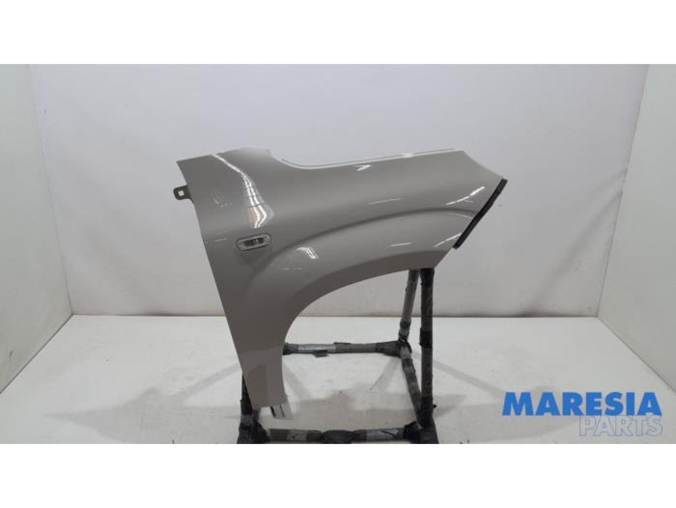 Fiat - Panda - Front wing, right