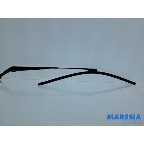 Opel - Adam - Front wiper arm