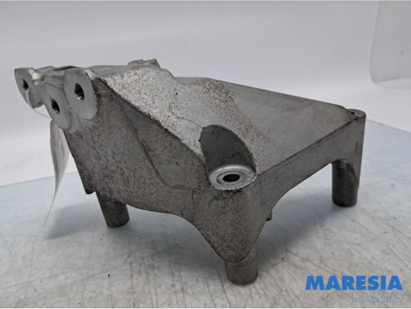 Opel - Adam - Engine mount