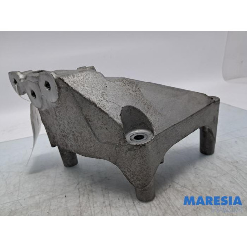 Opel - Adam - Engine mount