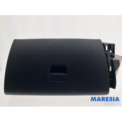 Renault - Trafic - Glovebox