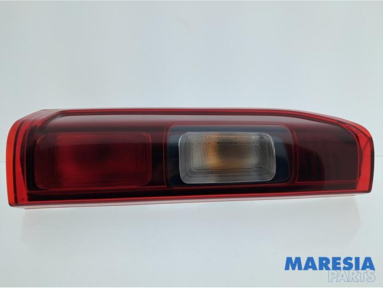 Renault - Trafic - Feu arrière gauche