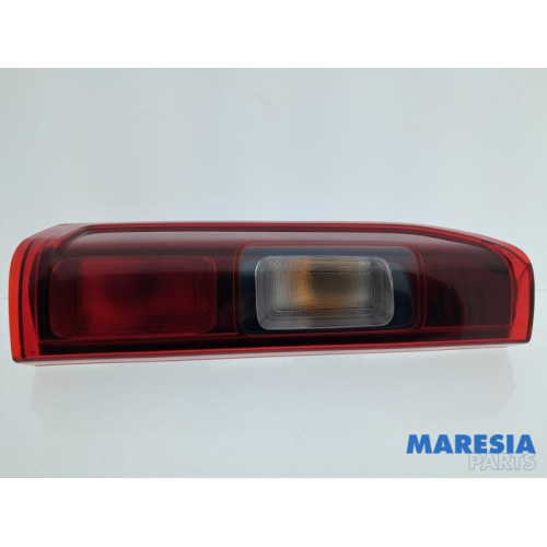 Renault - Trafic - Feu arrière gauche