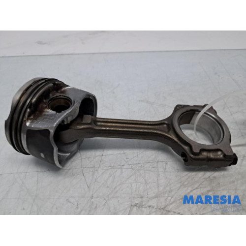 Renault - Scenic - Drijfstang