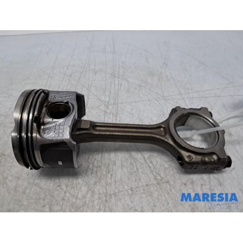 Renault - Scenic - Drijfstang