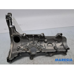 Renault - Scenic - Rocker cover