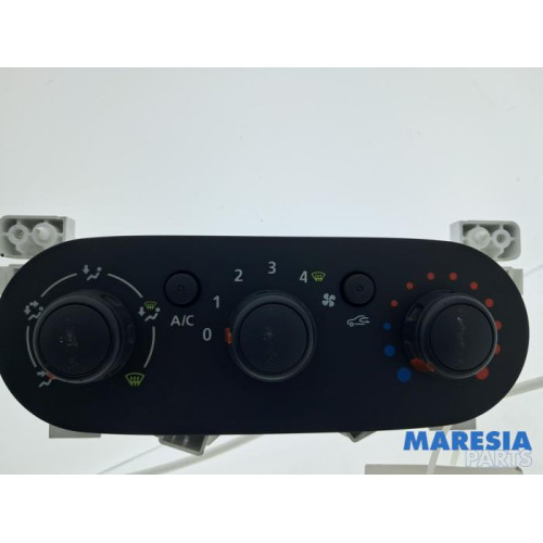 Renault - Trafic - Kachel Bedieningspaneel