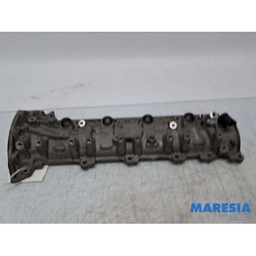 Renault - Scenic - Rocker cover