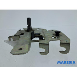 Renault - Trafic - Sliding door lock mechanism, right