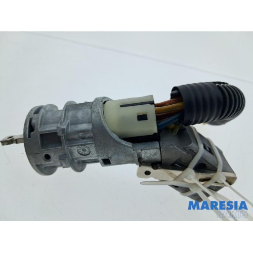 Peugeot - 107 - Zündschloss+Schlüssel