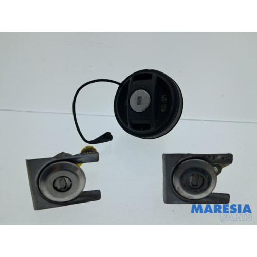 Peugeot - 107 - Set of locks