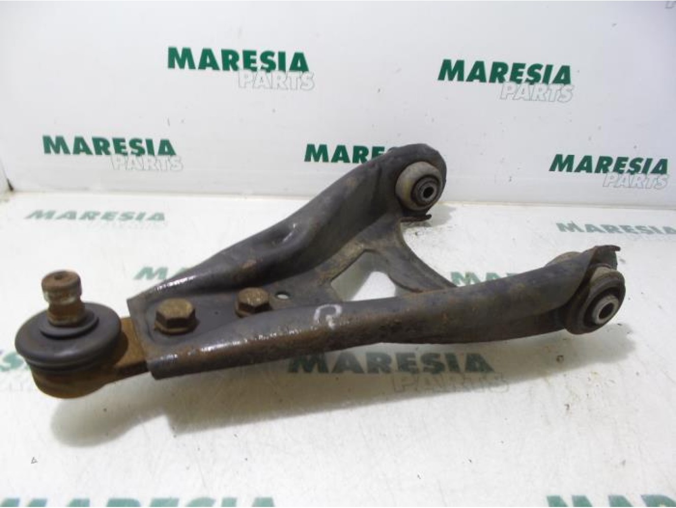 Renault - Megane Scenic - Front lower wishbone, right