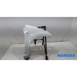 Peugeot - 107 - Front wing, right