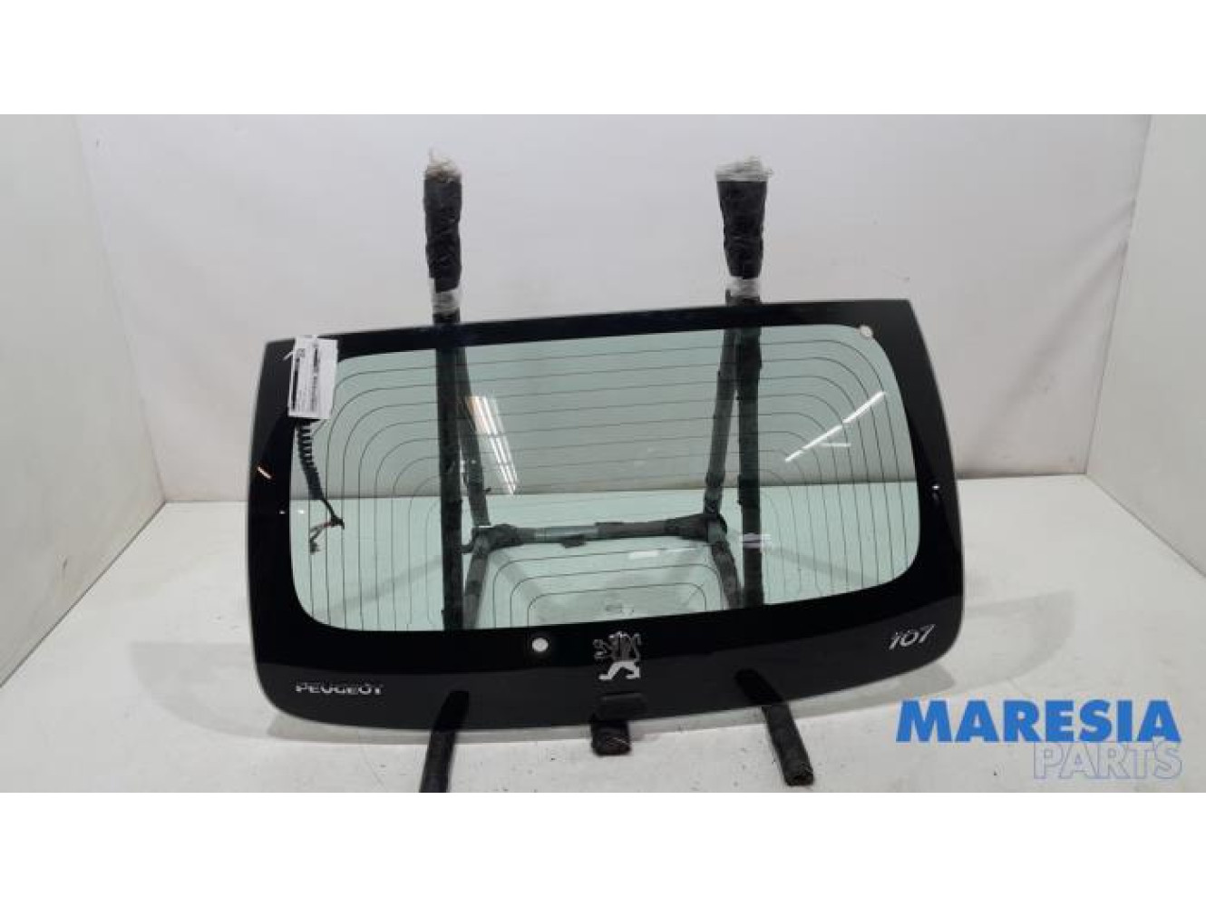 Peugeot - 107 - Rear window