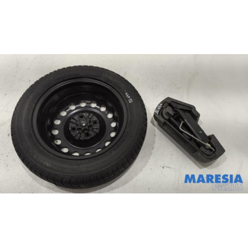 Peugeot - 107 - Krikset + reservewiel