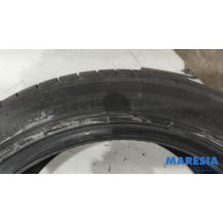 Peugeot - 107 - Pneu