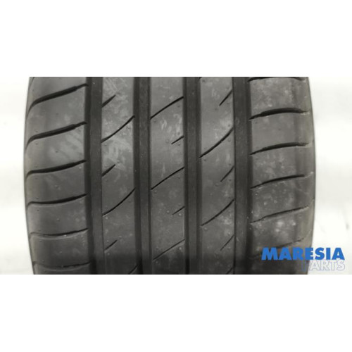 Peugeot - 107 - Tyre