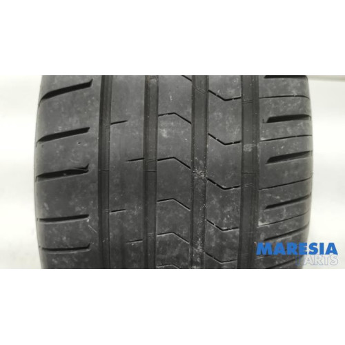 Peugeot - 308 - Pneu