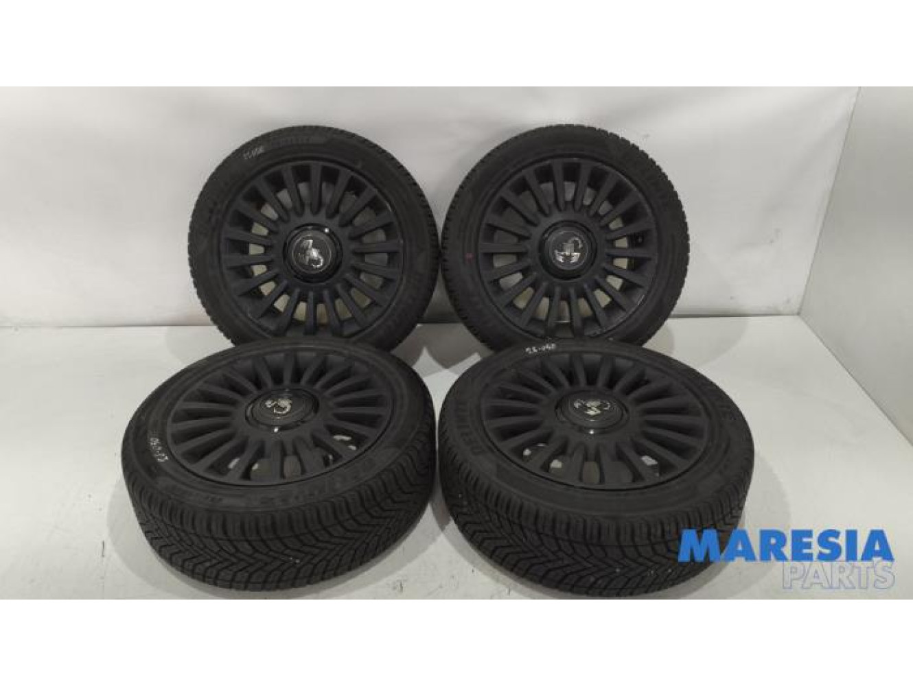 Fiat - 500 - Sportvelgenset + banden