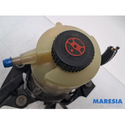 Renault - Trafic - Power steering pump