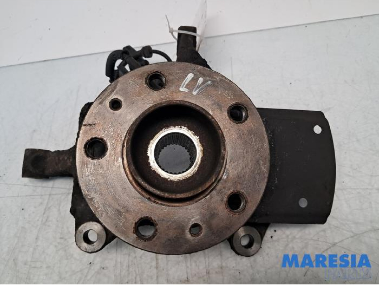 Renault - Trafic - Achsschenkel links vorne