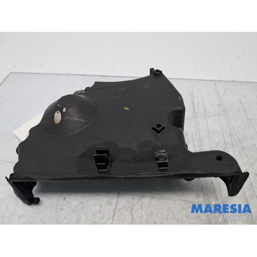 Renault - Grand Scenic - Couvercle de distribution