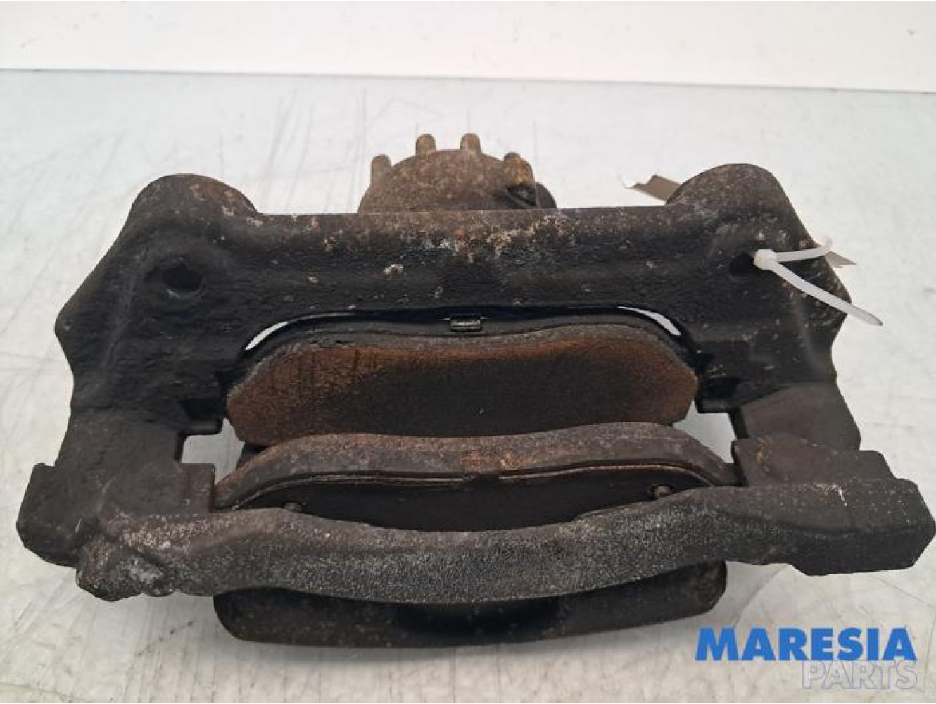 Renault - Trafic - Remklauw (Tang) rechts-voor