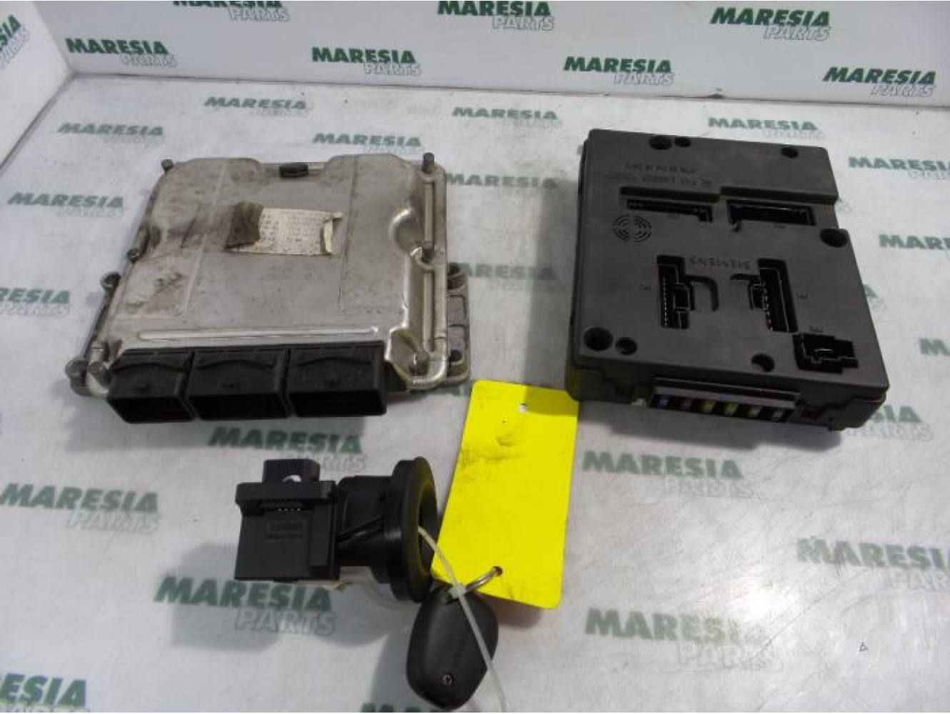 Renault - Megane Scenic - Engine management computer