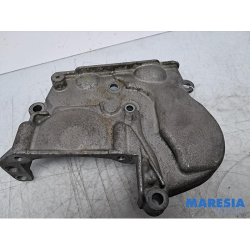 Renault - Grand Scenic - Couvercle de distribution