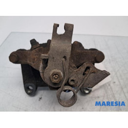 Renault - Trafic - Rear brake calliper, right