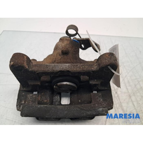 Renault - Trafic - Rear brake calliper, right