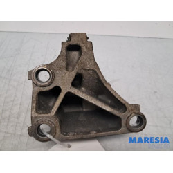 Renault - Trafic - Stütze (sonstige)