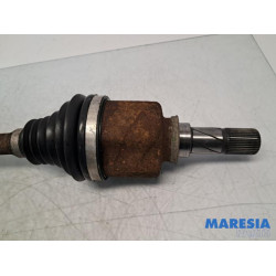 Renault - Trafic - Front drive shaft, left