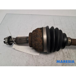 Renault - Trafic - Front drive shaft, left