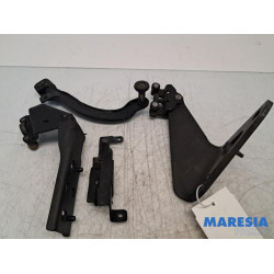 Renault - Trafic - Schuifdeurrol rechts