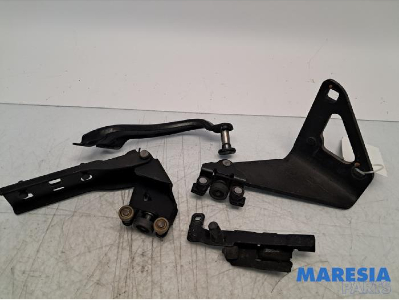 Renault - Trafic - Schuifdeurrol rechts