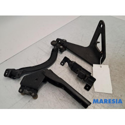 Renault - Trafic - Schuifdeurrol rechts